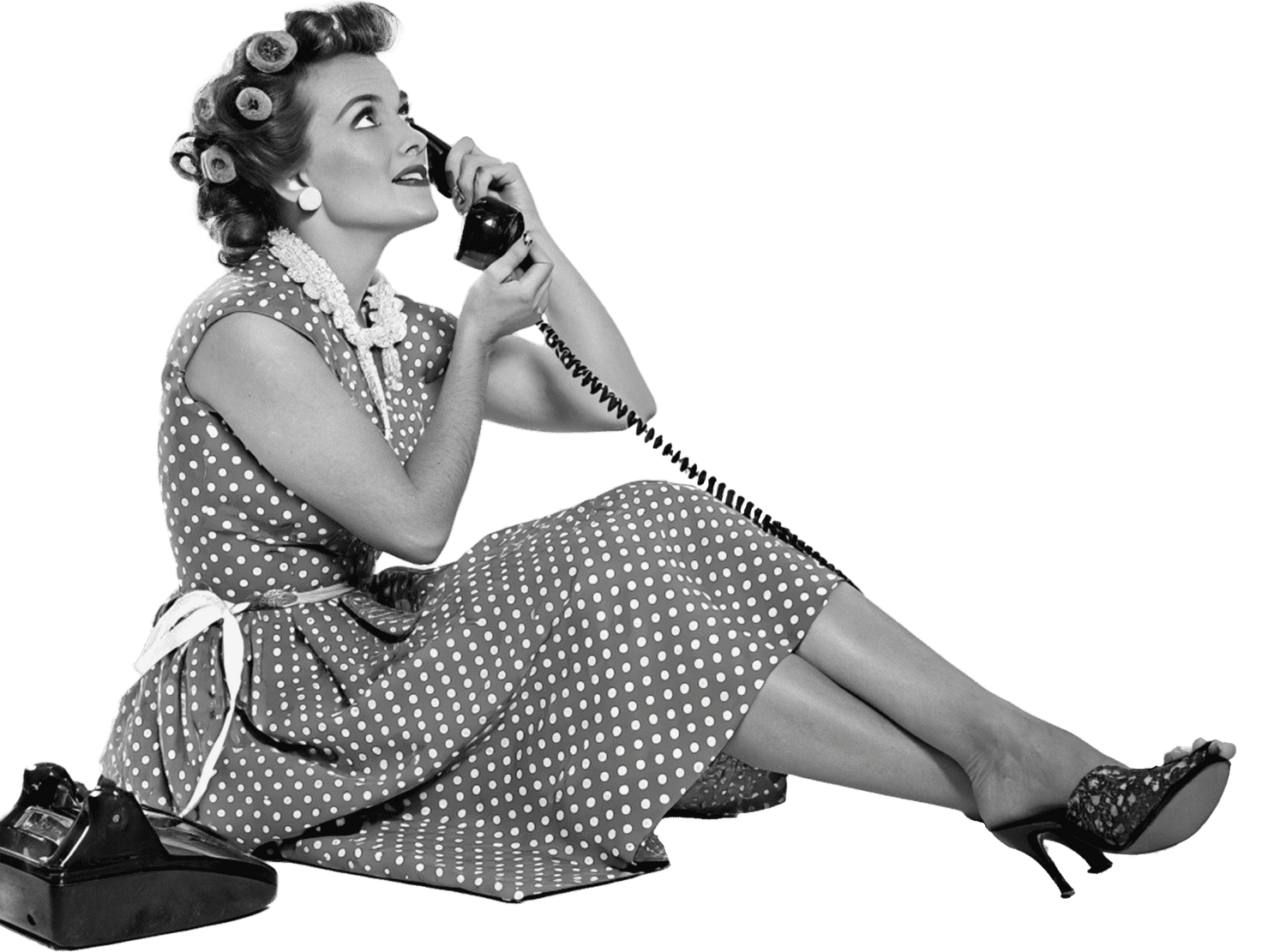 Une femme des années 60 au téléphone