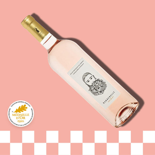 Barbebelle vin rosé bouteille sur fond rose